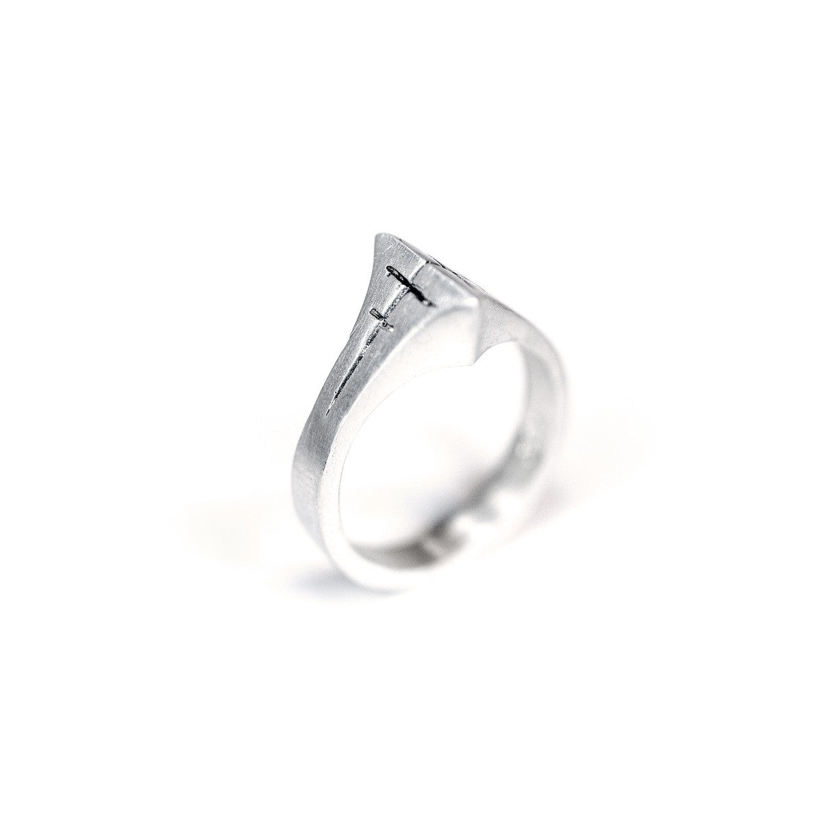 LORRAINE RING :: Signature Collection